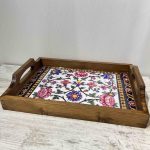 سینی چوبی مستطیل سایز 26 در 35 سانتیمتر طرح کاشیکاری کد 004