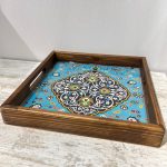سینی چوبی مربع سایز 30 در 30 سانتیمتر طرح کاشیکاری کد 013