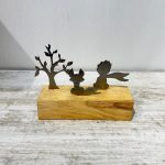 تندیس فلزی شازده کوچولو پایه چوبی رنگ نقره ای دستساز