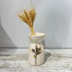 گلدان سرامیکی دستساز طرح گلدار مینیمال رنگ سفید صدفی