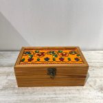 جعبه چوبی مربع 12 در 22 سانتیمتر پته دوزی دستساز طرح ایرانی کد 001