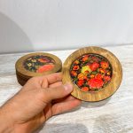 زیر لیوانی گرد 6 تایی قطر 11 سانتیمتر چوبی طرح کاشیکاری ایرانی کد 004 - Image 2