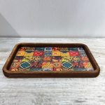 سینی چوبی مستطیل سایز 28 در 18 سانتیمتر طرح کاشیکاری کد 026