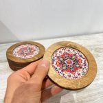 زیر لیوانی گرد 6 تایی قطر 11 سانتیمتر چوبی طرح کاشیکاری ایرانی کد 002 - Image 2