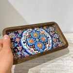 سینی چوبی مستطیل سایز 23 در 13 سانتیمتر طرح کاشیکاری کد 029 - Image 3