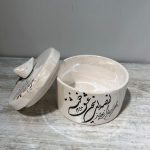 شکلات خوری گرد لیبل مشکی سرامیکی دستساز طرح صدای سخن عشق رنگ سفید - Image 2